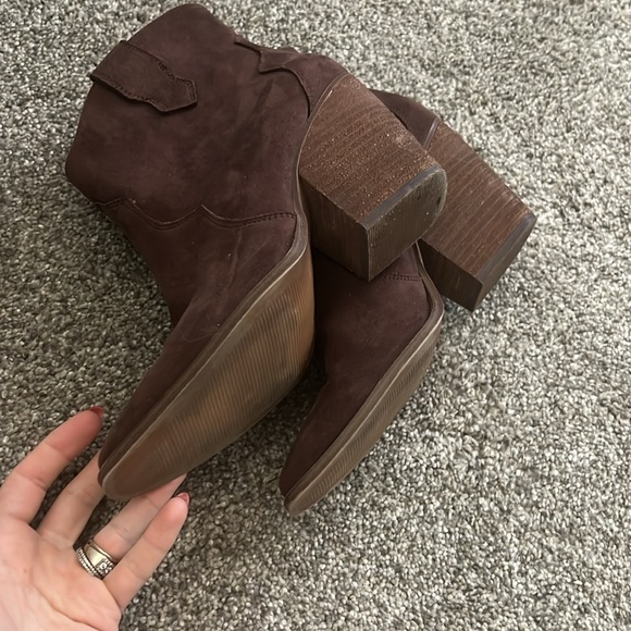 Chinese Laundry Size 9 bootie, maroon/brown - Picture 4 of 4